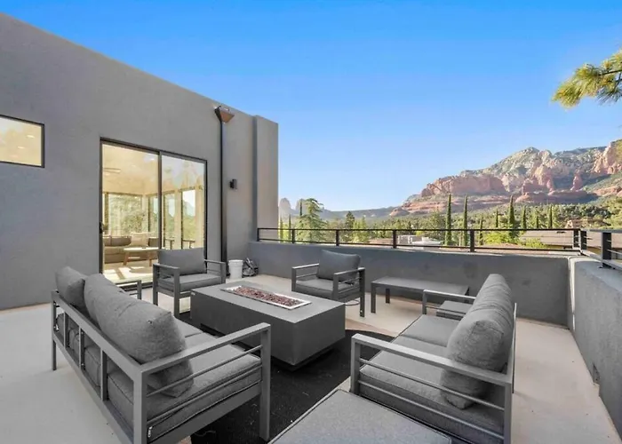 Ultimate Uptown With Epic Views Heated Pool And Hottub