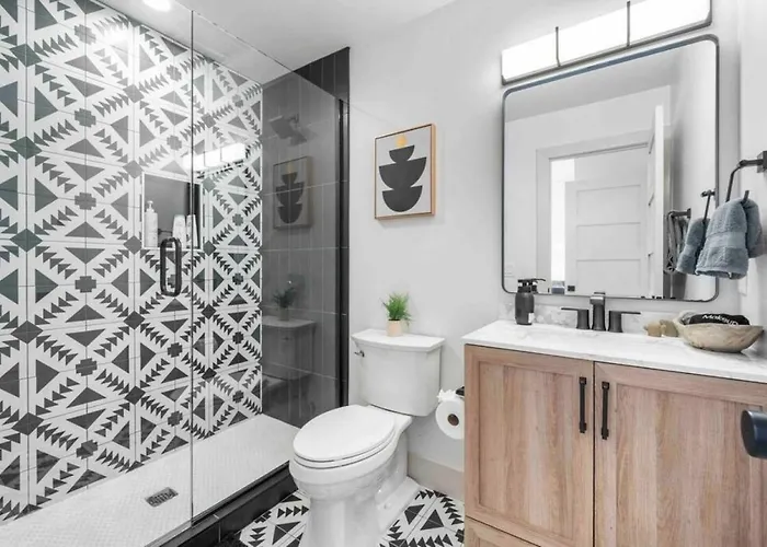 Ultimate Uptown With Epic Views Heated Pool And Hottub *