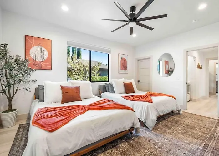 Ultimate Uptown With Epic Views Heated Pool And Hottub