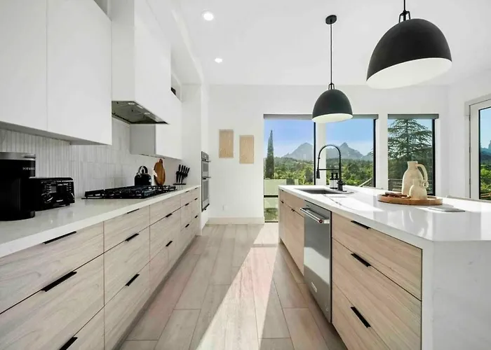 Ultimate Uptown With Epic Views Heated Pool And Hottub Sedona