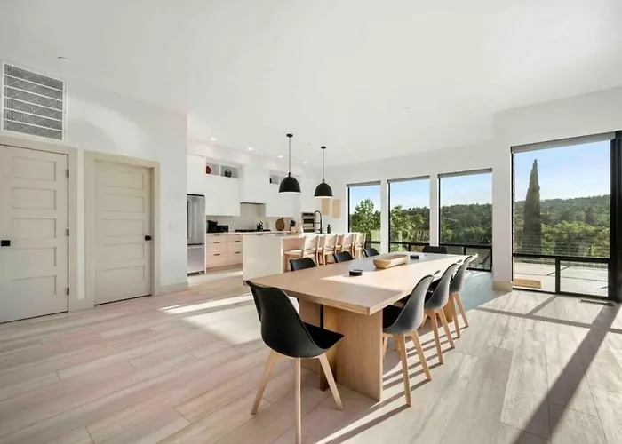 Ultimate Uptown With Epic Views Heated Pool And Hottub *