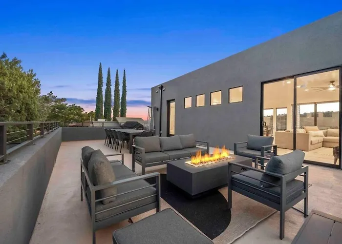 Holiday home Ultimate Uptown With Epic Views Heated Pool And Hottub *