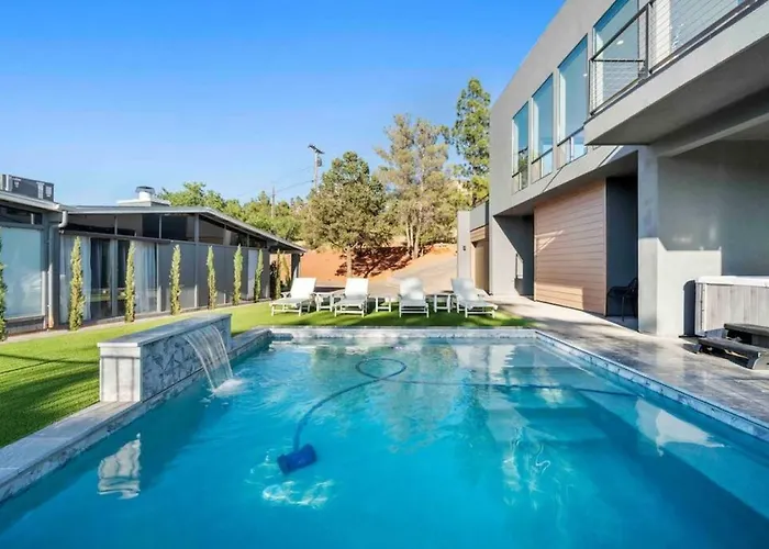 Ultimate Uptown With Epic Views Heated Pool And Hottub *